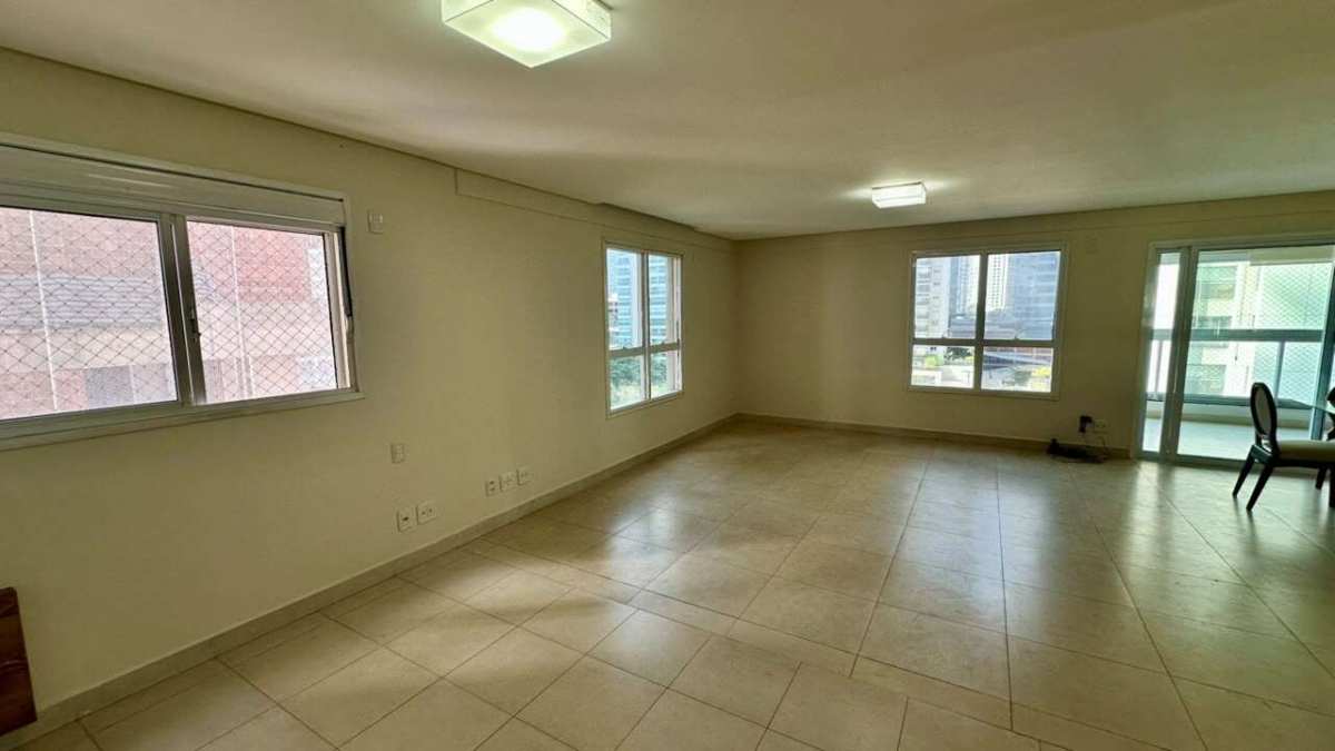  - Apartamento de Alto Padrão à venda no Setor Bueno | Vista para a Praça T-23.