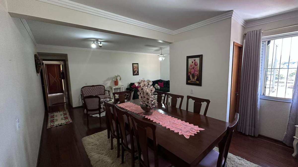 Apartamento à venda com 3 quartos, 227m² - Setor Sul,Goiânia